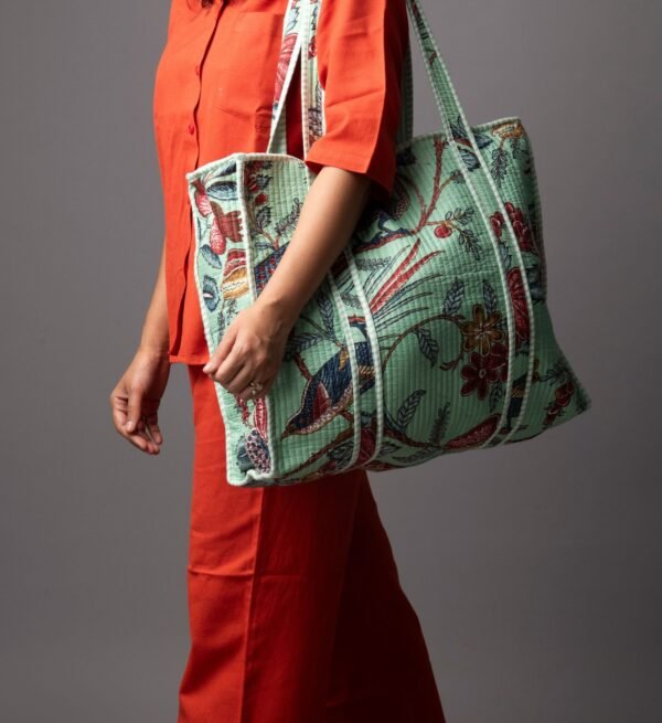 Peacock tote bag with zipper - Image 3