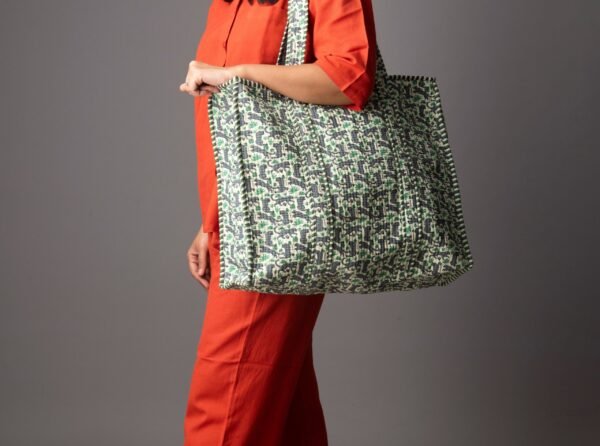 Hundred leopards tote bag with zipper - Image 2