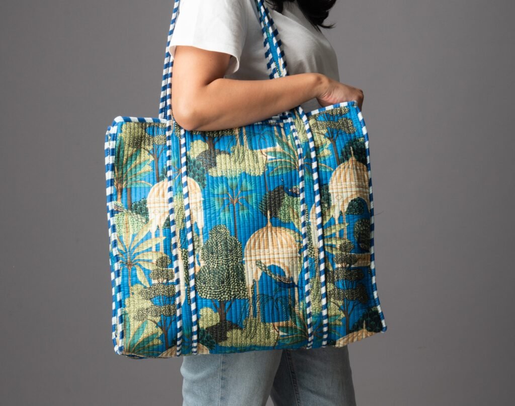 Mughal majesty tote bag with zipper