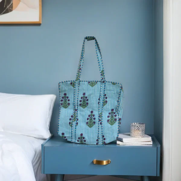 Stripe & Blossom Sky blue tote bag with zipper
